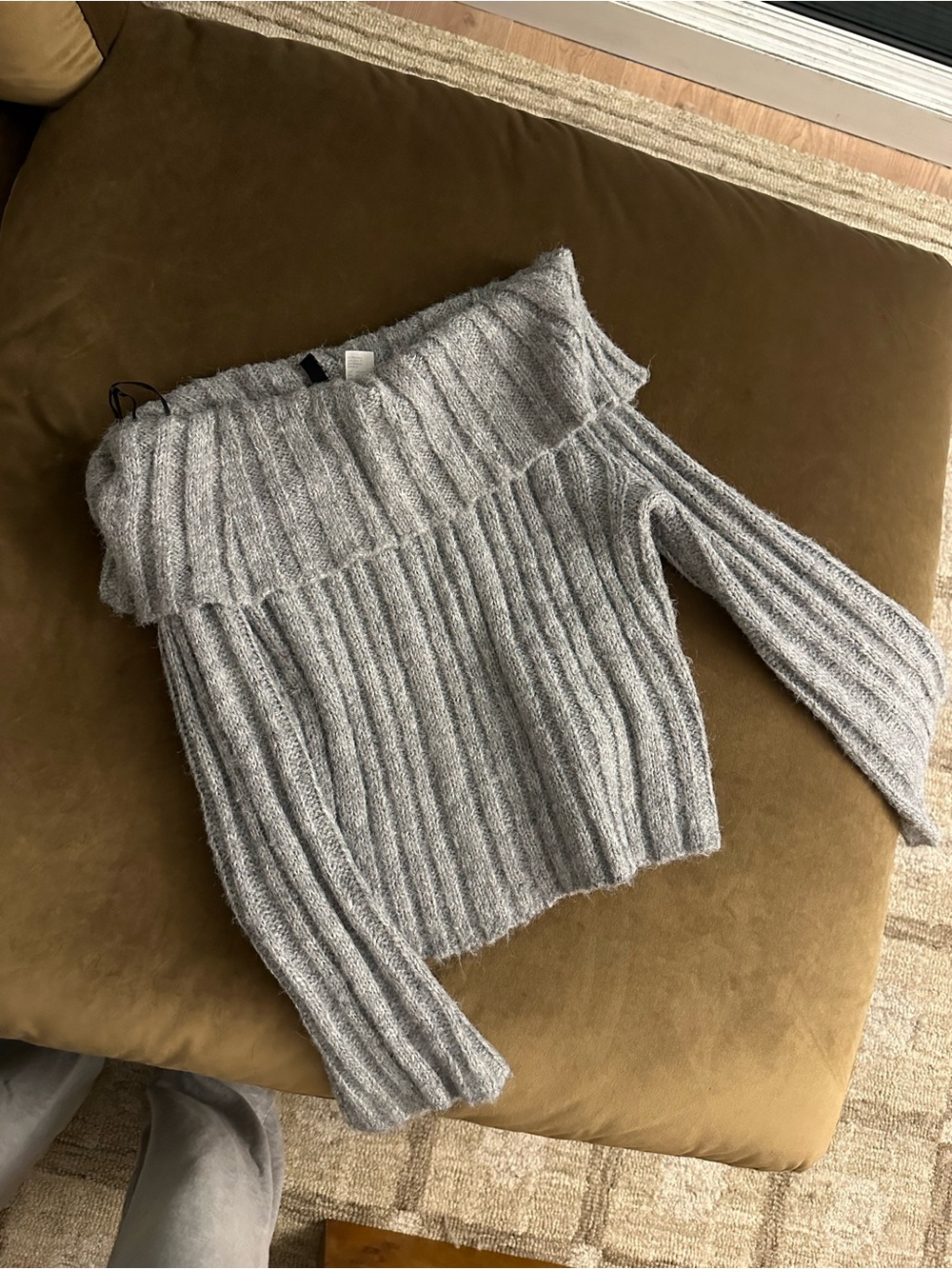 H&M Light Gray Ribbed Off-Shoulder Sweater